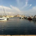 לינה וארוחת בוקר Casa Nova 3*