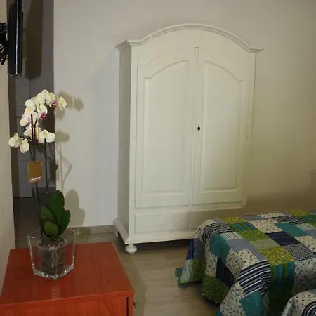 לינה וארוחת בוקר Casa Nova